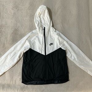 Nike Women's Sportswear Windrunner Windbreaker